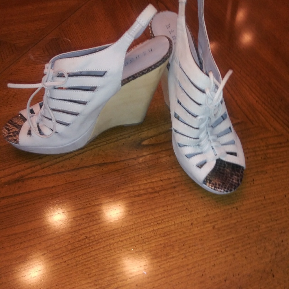 Shoe